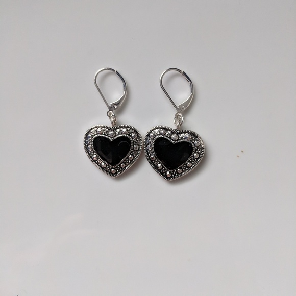 none Jewelry - Cute silver and black pierced earings